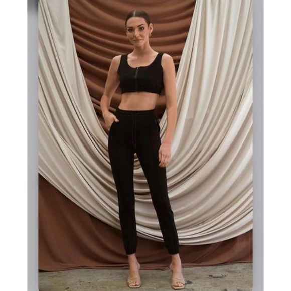 Ivory & Chain ILA PANT -BLACK - Picture 1 of 6